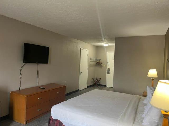 6 Williamstown, Wv 2* Williamstown