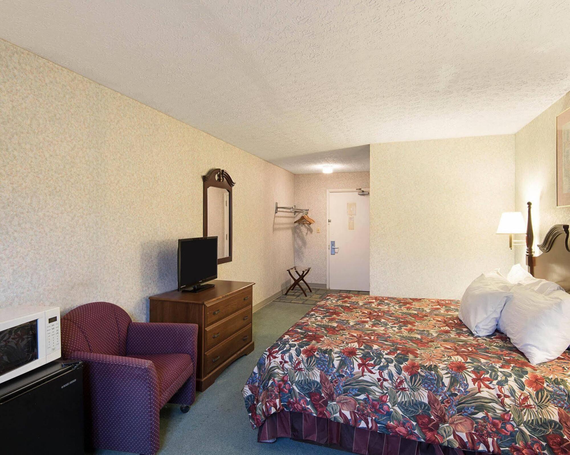 6 Williamstown, Wv Hotel Williamstown